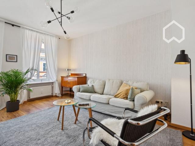 Elegant flat with a view of the Karl Heine Canal, Leipzig Amsterdam Apartments for Rent