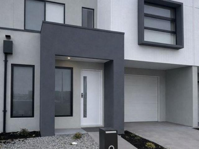 Elegant Four Bedroom Residence in the Heart of Vibrant Mambourin