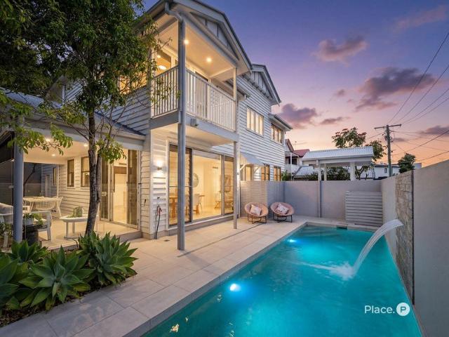 Elegant Freehold Queenslander in Hawthorne's Prestigious River Avenues