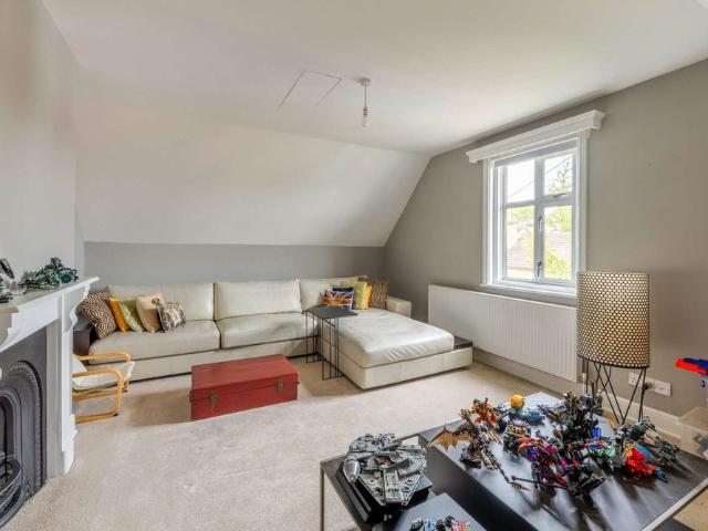 Elegant Georgian home with premium finishes, south facing gardens and far reaching views