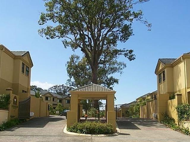 Elegant Golf Course Living in Secure Gated Community