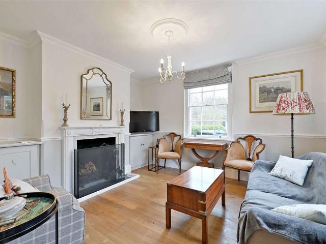 Elegant Grade II listed and furnished home in a highly desirable Windsor location