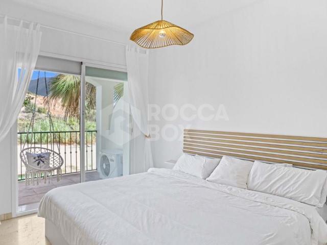 Elegant Ground Floor Apartment with Mountain Views in Los Pinos de Aloha