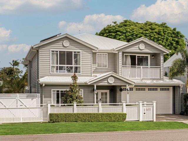 Elegant Hamptons Luxury in Premium Position