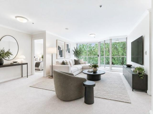 Elegant Harbourside Living