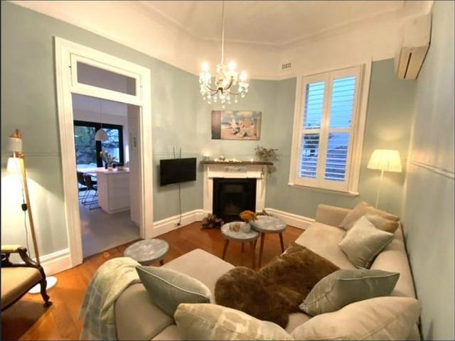 Elegant home in coveted Birchgrove setting
