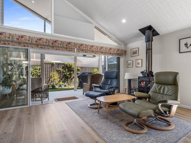 Elegant Home, Premium Extras
