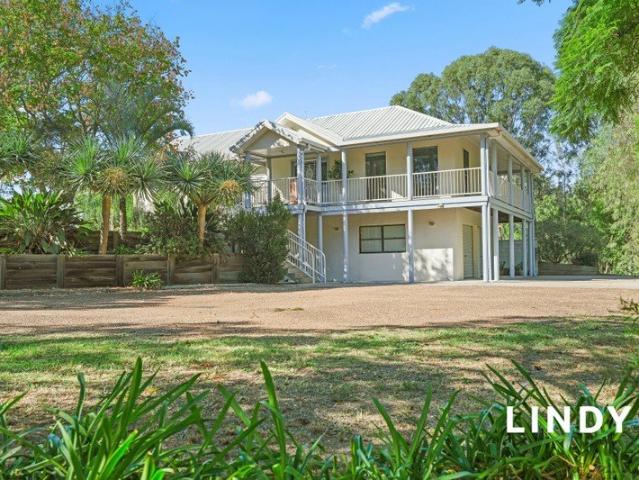 ELEGANT HOME WITH PEACEFUL NATURAL SURROUNDS