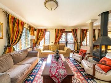 elegant luxurious 3 bed home with sp.