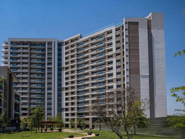 Elegant Large 1 Bedroom Apartment Well Priced Exclusively Mandated