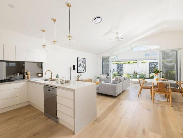 Elegant Living with Entertainer's Alfresco
