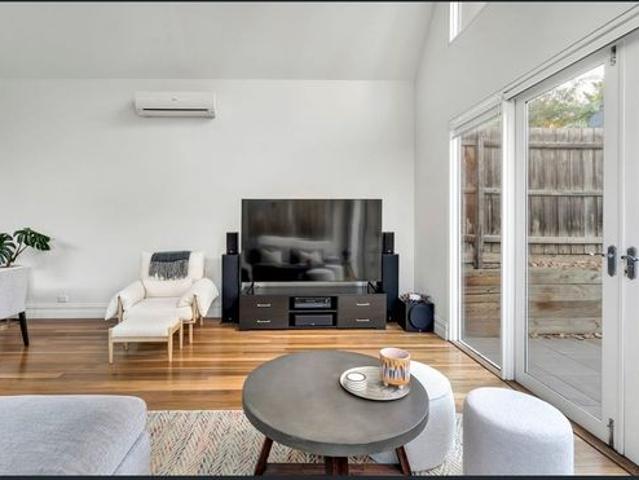 Elegant Living in a Premier Moonee Valley Location