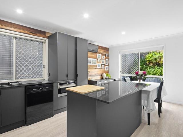 Elegant Low Maintenance Living in a Prime Oxenford Location