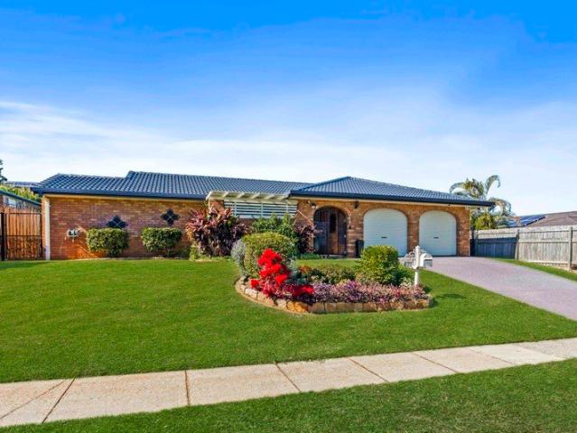 Elegant Lowset Family Retreat with Spa Pool, Entertaining Area & Side Access