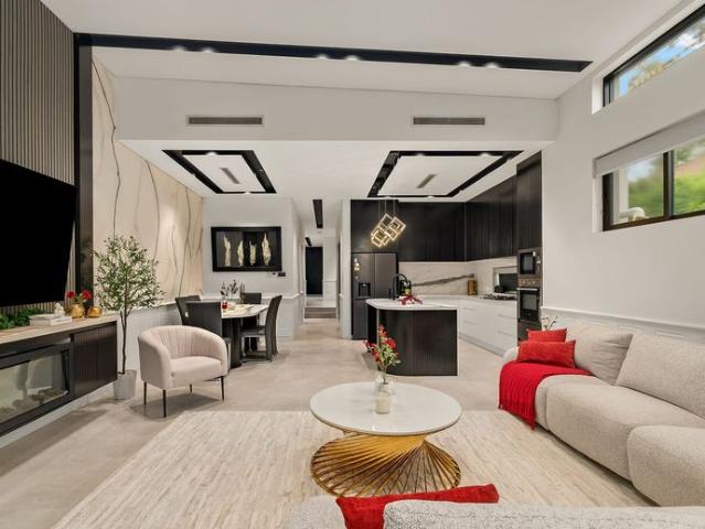 Elegant parkside duplex