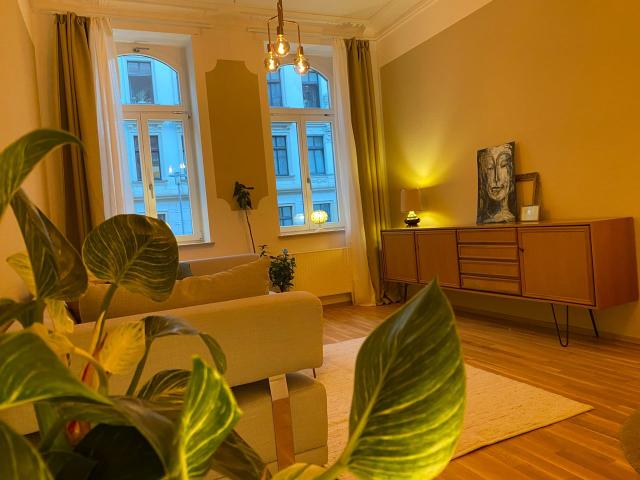 Elegant Period Apartment with Private Garden – 3 Rooms in a Prime Location in Südvorstadt, Leipzig Amsterdam Apartments for Rent