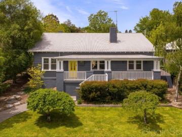 Elegant Period Home with Modern Luxury in the Heart of Daylesford
