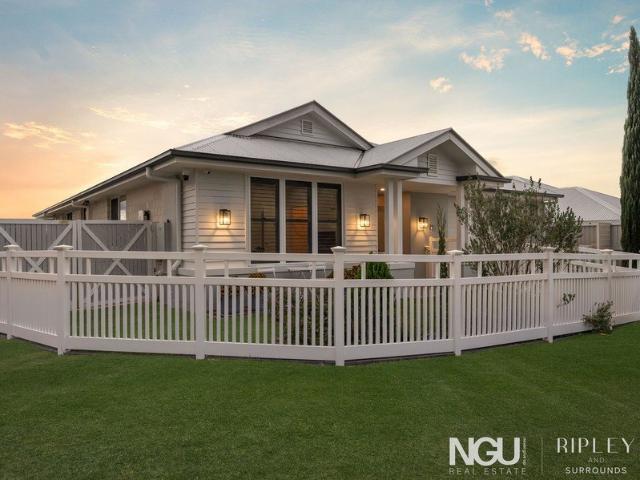 Elegant Plantation Living with a Hamton Style Edge!