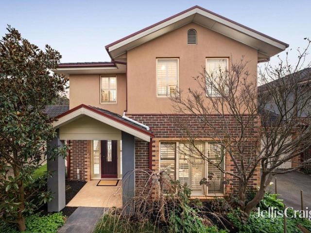 Elegant private residence in a coveted central location