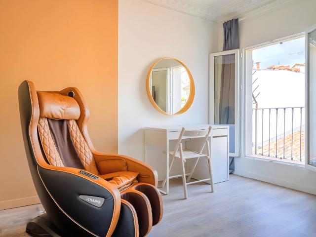 ✨ Elegant renovated 3 bedroom apartment, 79 m² — Terrace and balcony — City center of Marseille, Marseille Amsterdam Apartments for Rent