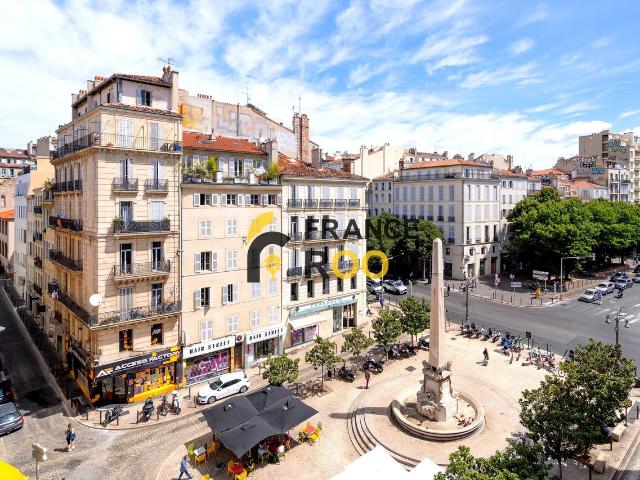 Elegant renovated 3 bedroom apartment 79 m² — Terrace and balcony — Marseille city center, Marseille Amsterdam Apartments for Rent