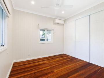 Elegant Renovated Queenslander with Magnesium Pool