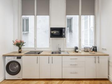 Elegant Studio with AC near Champs Élysées