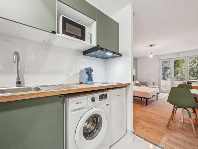 Élégant studio meublé de 23m² avec balcon à 714.3 euros