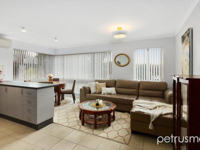 Elegant Sandy Bay Living in a Prestigious Lifestyle Location