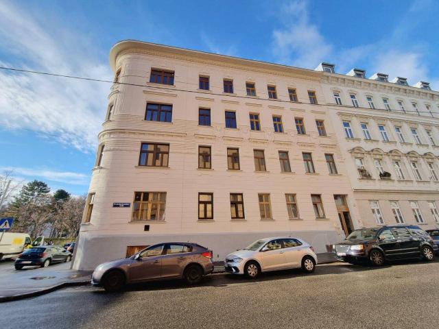 Elegant sanierte 3 Zimmer Altbauwohnung Nähe U4 Unter St. Veit
