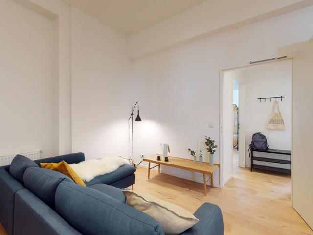 Elegant single ensuite bedroom with kitchenette, in Prenzlauer Berg