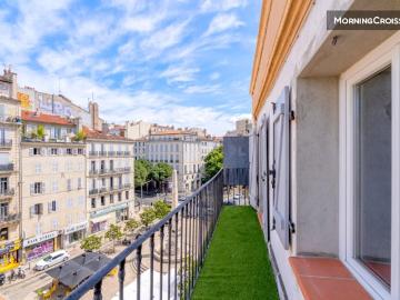 Élégant T4 rénové avec Terrasse