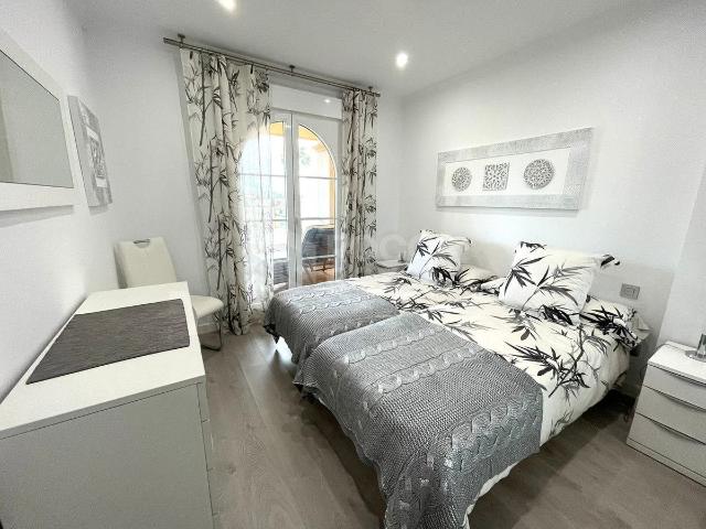 Elegant Two Bedroom Apartment with Mountain Views and Prime Amenities