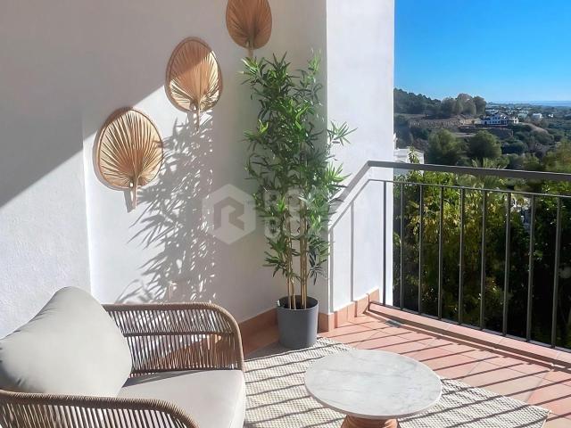 Elegant Two Bedroom Apartment with Panoramic Views and Prime Amenities