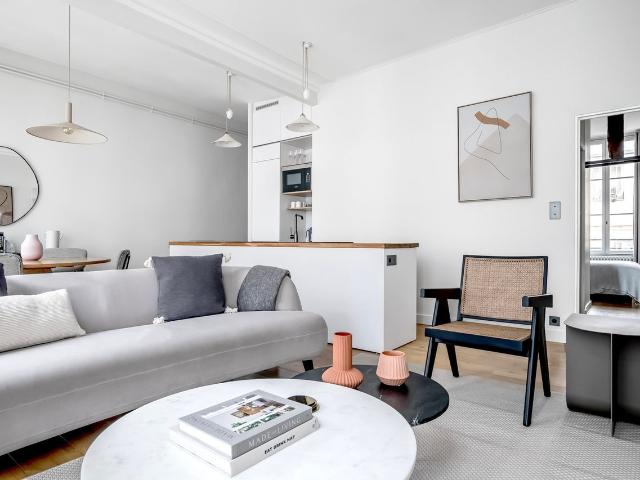 Elegant Two Bedroom Apartment in Central Paris, Paris Amsterdam Apartments for Rent