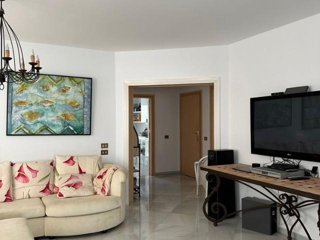 Elegant two bedroom apartment in Puerto Banús for rent with stunning sea views