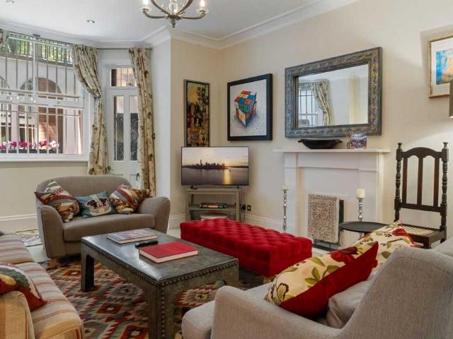 Elegant Two Bedroom in the Heart of Belgravia