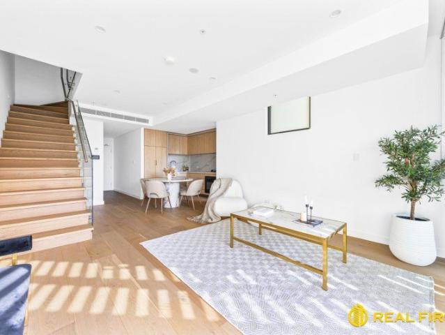 Elegant Two Bedroom Urban Oasis in Crows Nest