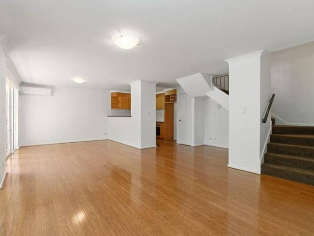 Elegant Two Level Living at Claisebrook Cove
