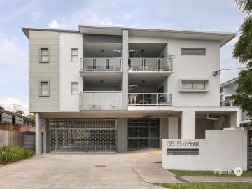 Elegant three bedroom apartment in coveted Morningside