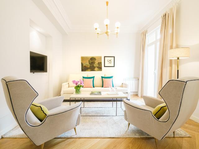 Elegant three bedroom apartment in the Salamanca district