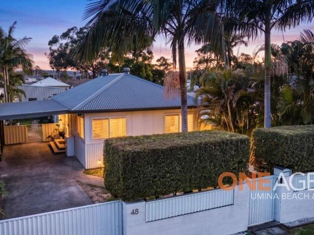Elegant Three Bedroom Home Moments to Ettalong Foreshore !
