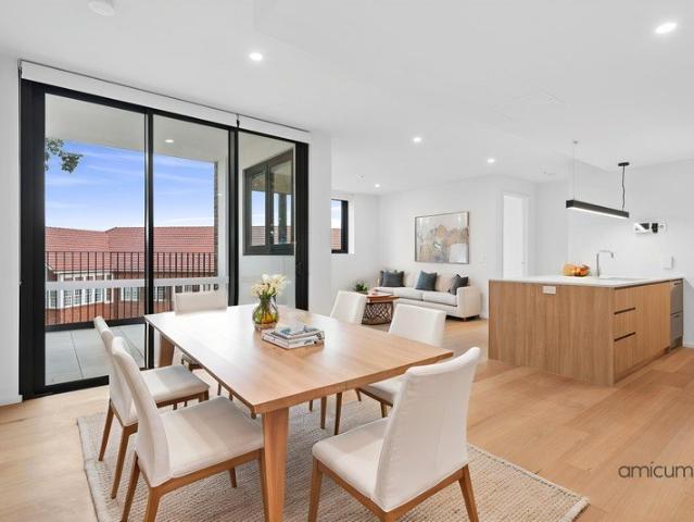 Elegant Three Bedroom Living with a Beautiful Easterly Aspect