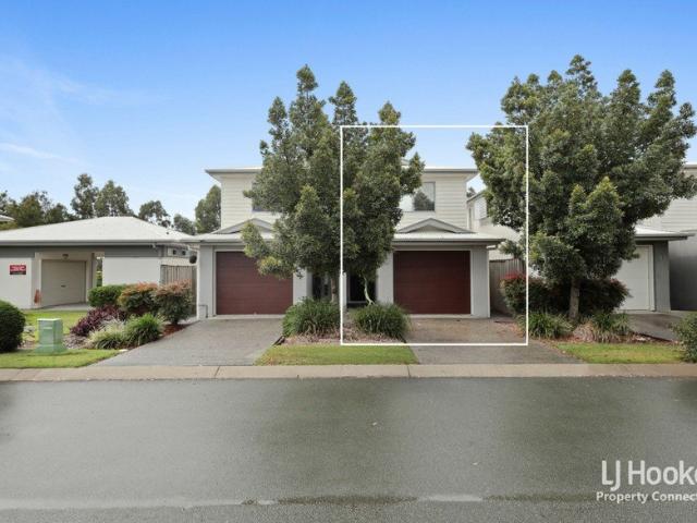 Elegant Townhouse in Popular Dakabin Community POOL