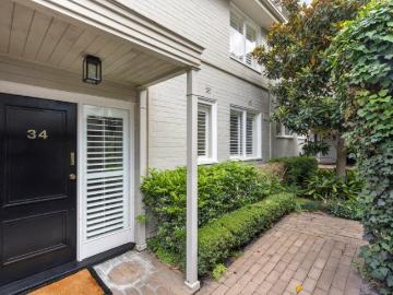 Elegant Townhouse in Private Boutique Setting