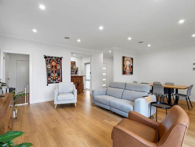 Elegant Townhouse Living with Modern Comforts in Glenroy