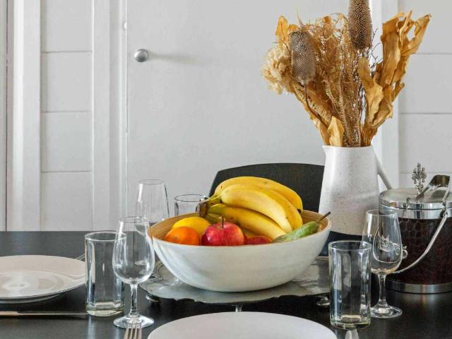Elegant & traditional 1 bed Chelsea apartment