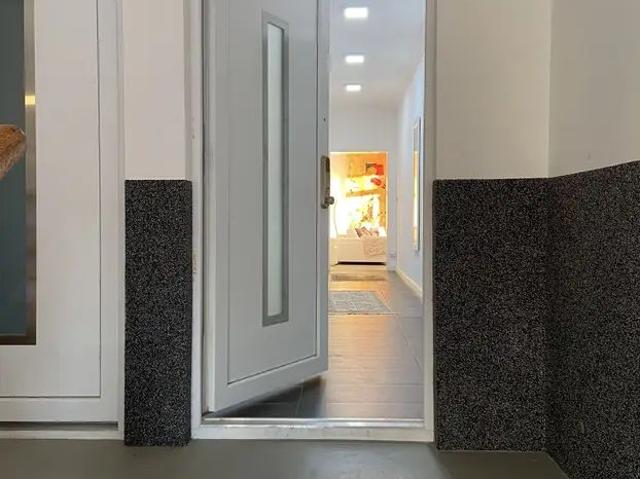Elegant Urban Retreat: Exclusive 2 Room Luxury Apartment with Spacious Terrace, Braunschweig Amsterdam Apartments for Rent