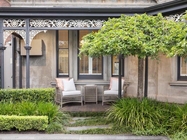 Elegant Victorian With Contemporary Finesse