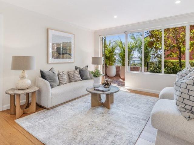 Elegant Village Apartment in Premier Mosman Location